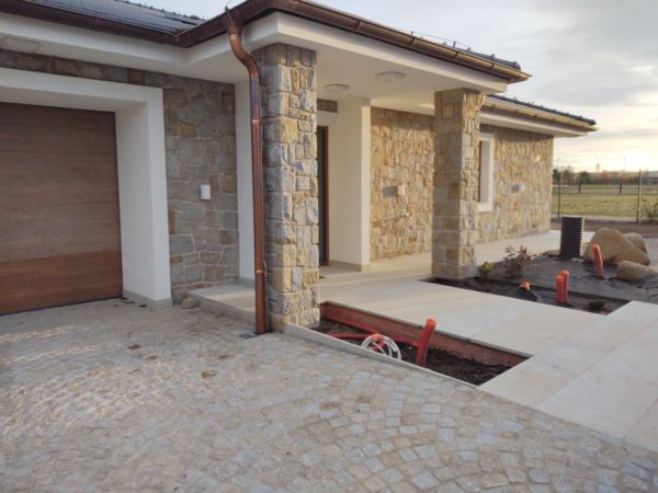 Přizdívka z Mrákotínské žuly