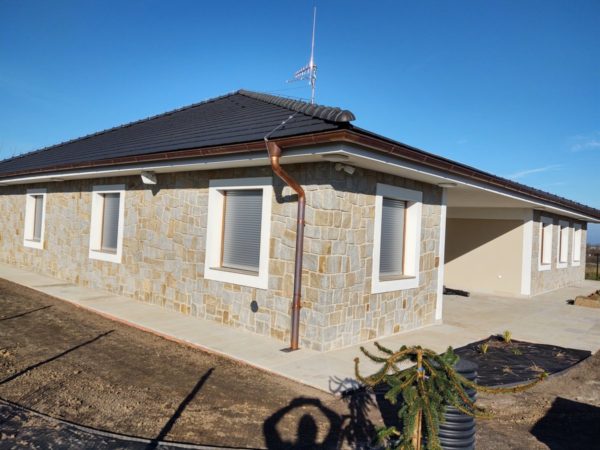 Přizdívka z Mrákotínské žuly