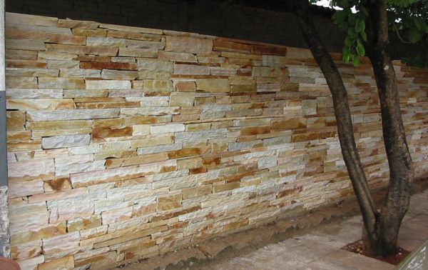 Kvarcit Giallo Rio - hrubý obklad, šavle