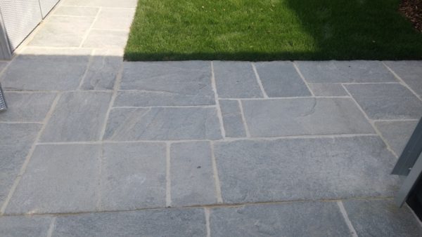 Kvarcit Grigio - formáty sekané hrany